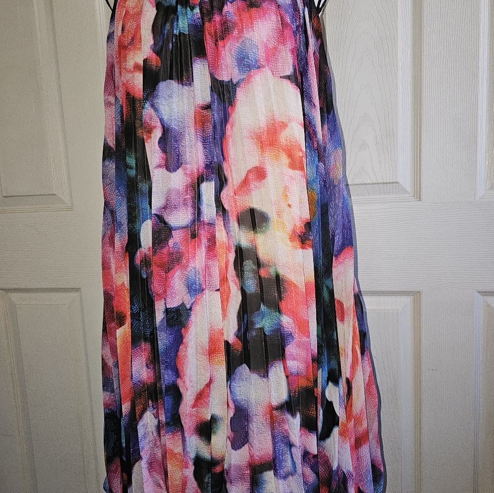 Maggy London Pleated Floral Swing Cocktail Dress - Picture 6 of 8